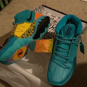 Brand NEW Kyrie 6 "Tiger" Oracle Aqua